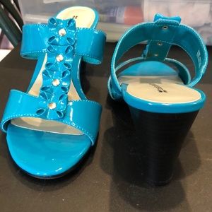 Patent leather turquoise Sandal